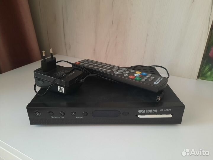 Приставка триколор gs u210b