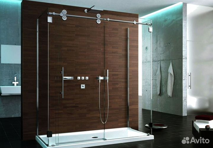 Стеклянные душевые перегородки