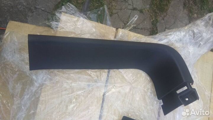 Обшивка крышки багажника Сан Ёнг Актив 20