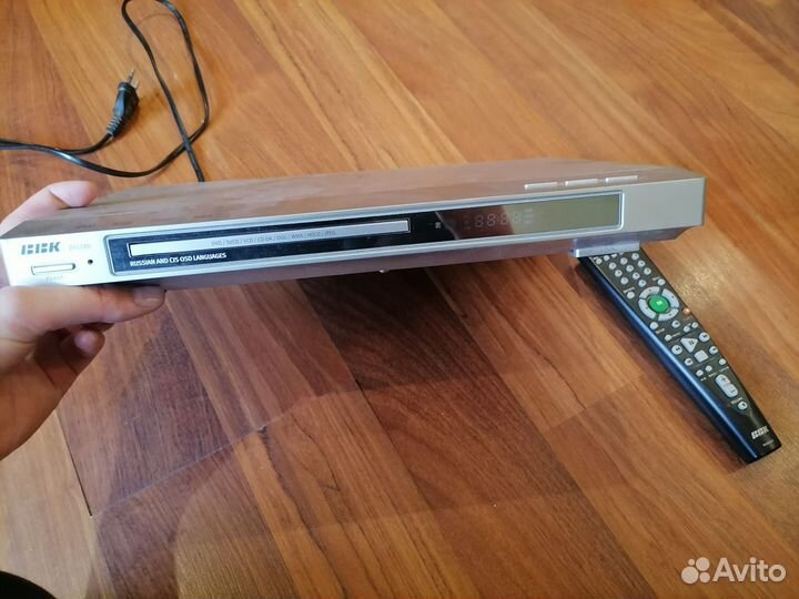 Dvd проигрыватель BBK dv115si