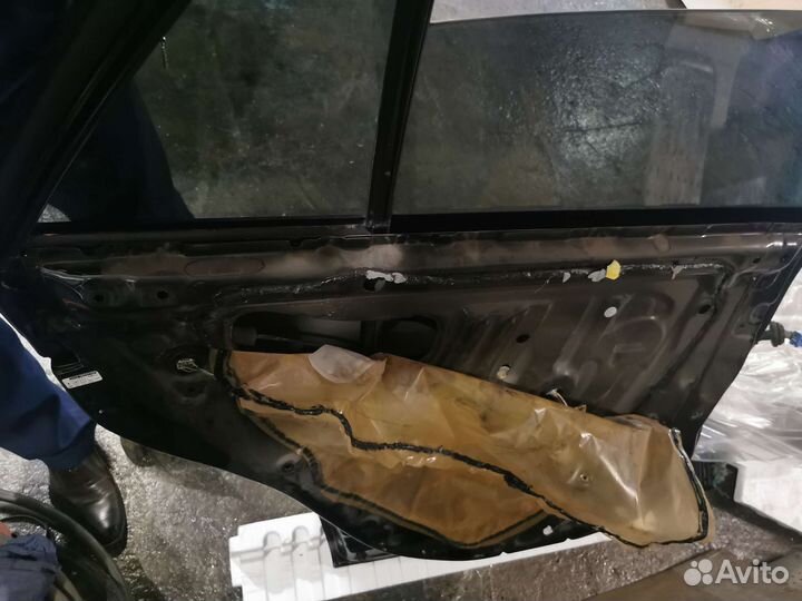 Дверь задня лавая Lexus rx 330