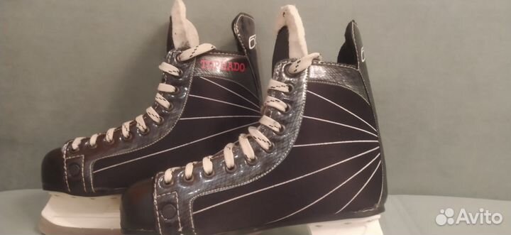 Коньки хоккейные