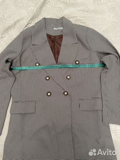 Пиджаки и жакеты женские