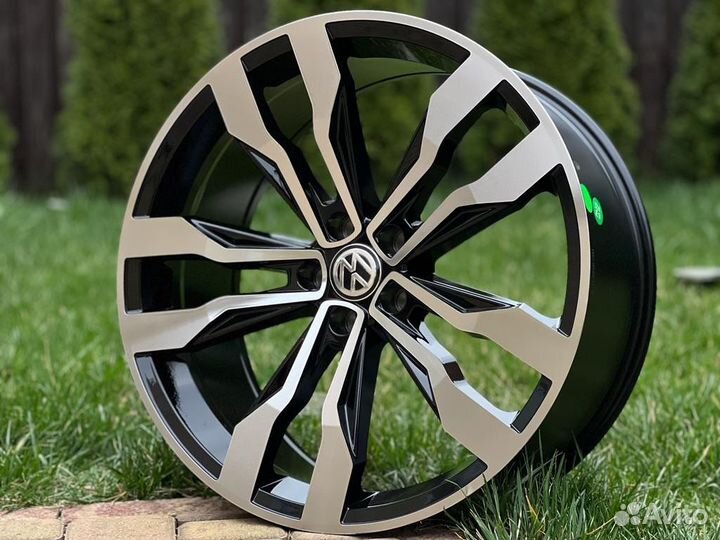 Новые диски на Volkswagen Touareg R21