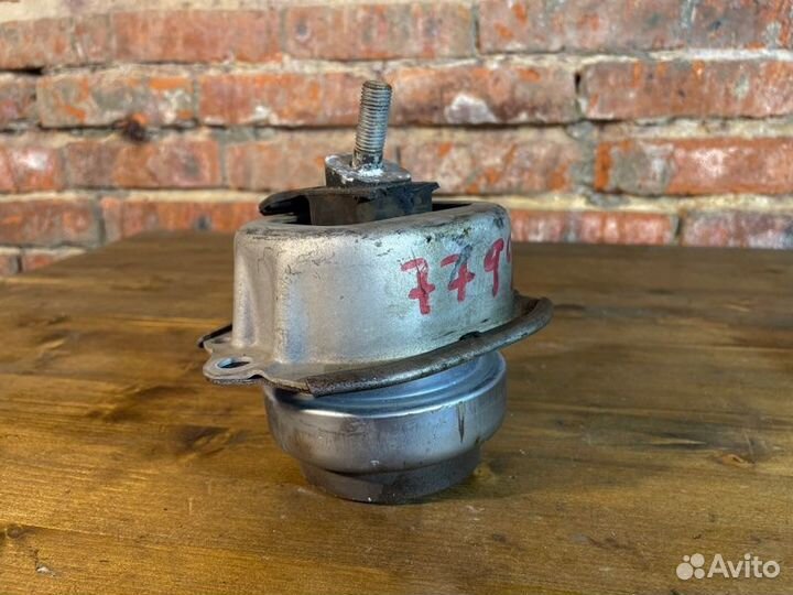 Подушка двигателя левая Bmw X5 E70 N52B30 AF 2008