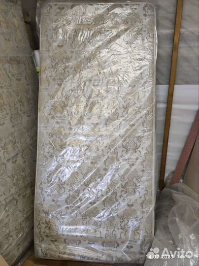 Кровать с матрасом б/у 90*200