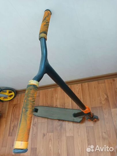 Самокат трюковой