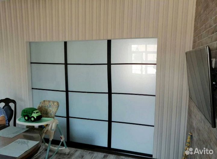 Стеклянная перегородка