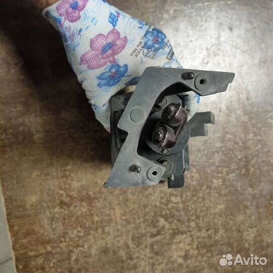 Форсунка кр-н фароомывателя прав Mazda 3 BK Оригин