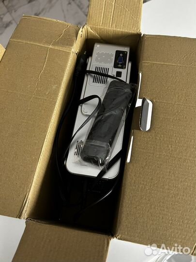 Проектор Unic T6