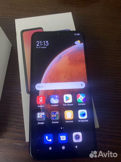 Xiaomi Mi 9, 4/64 ГБ