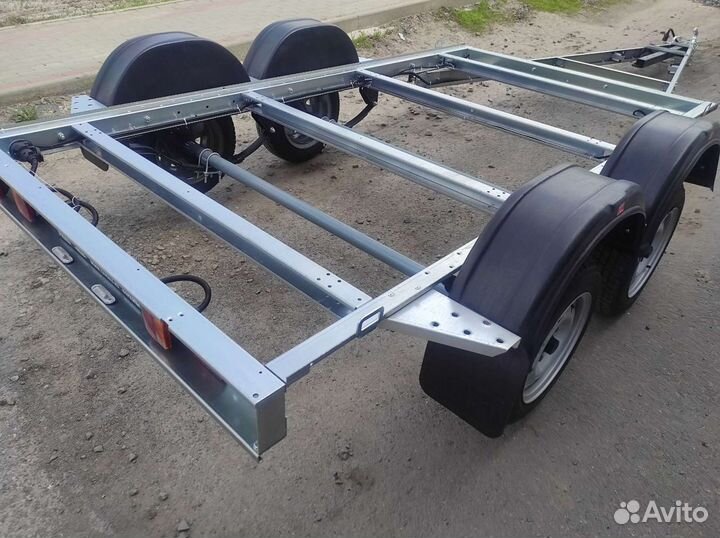 Двухосный прицеп платформа