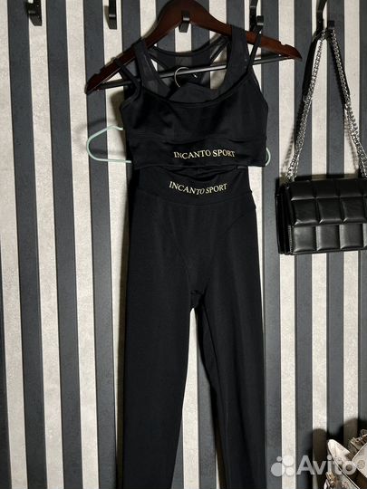 Спортивный костюм женский