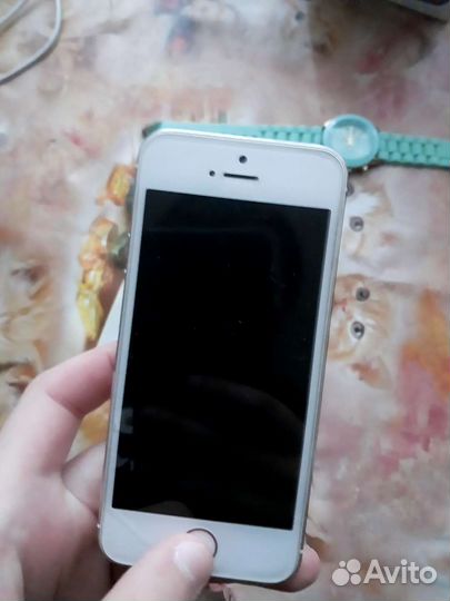 Телефон iPhone 5s