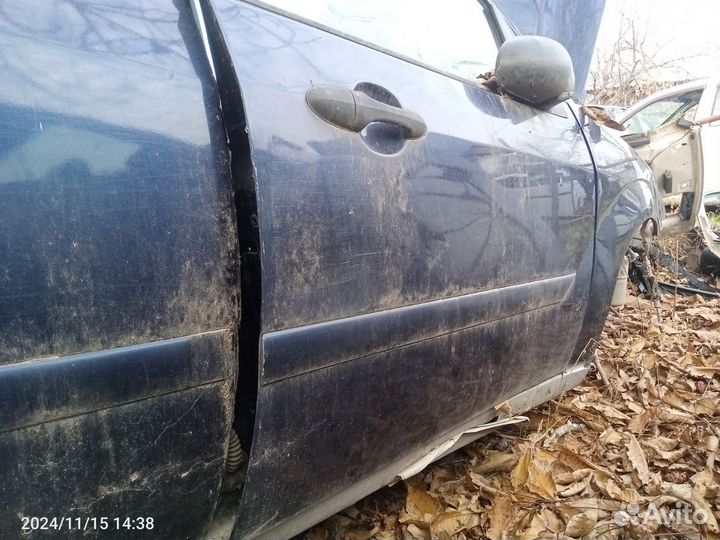 Ford focus 1 седан двери