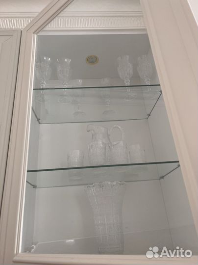 Продам стекла 2 шт, новые, недавно приклеяли