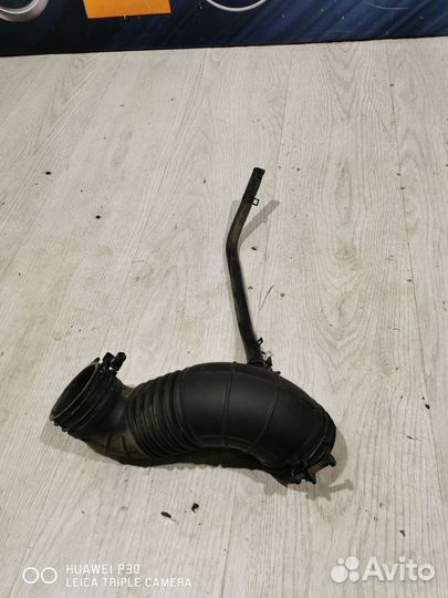 Патрубок воздухозаборника Воздухозаборник Hyundai