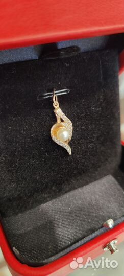 Золотой кулон