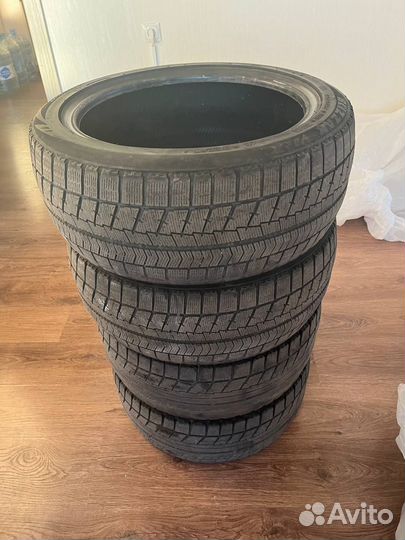 Bridgestone Blizzak VRX 225/45 R17 и 245/40 R17 91S