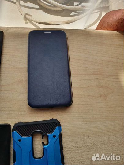 Чехлы на телефон