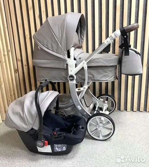 Коляска 3 в 1 с автолюлькой