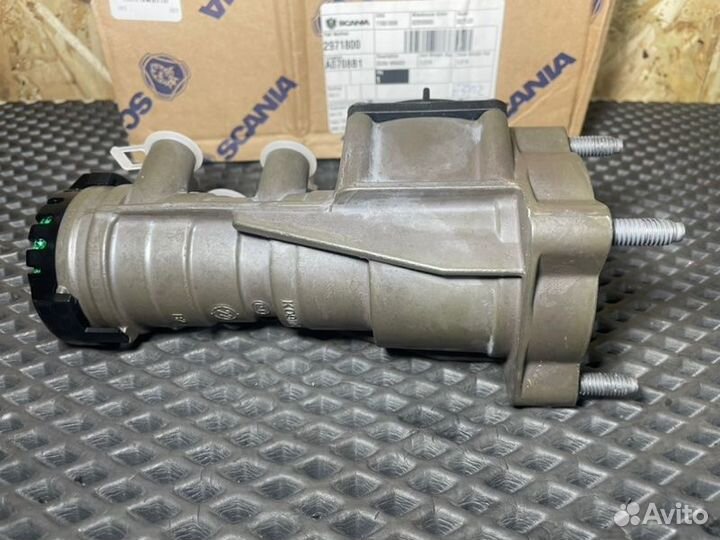 Главный тормозной кран Scania P 2023