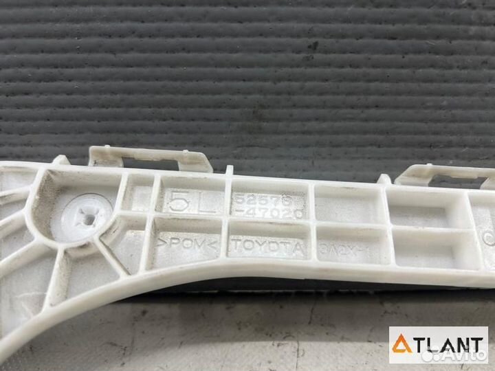 Крепление бампера задняя левая toyota prius
