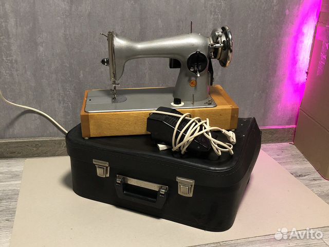 Швейная машинка FUR2