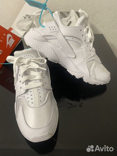 Кроссовки Nike Wmns Air Huarache, белый