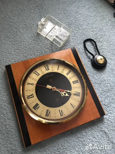 Часы Янтарь