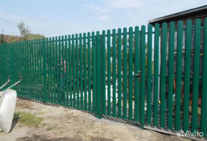 Забор из евроштакетника цена за метр работа по дог