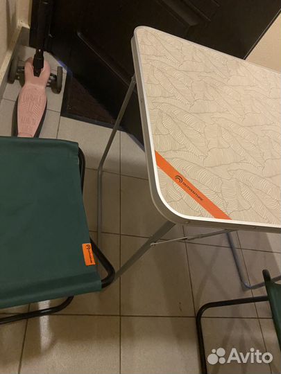 Стол со стульями для пикника