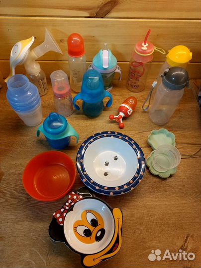 Бутылочки, поильники и посуда