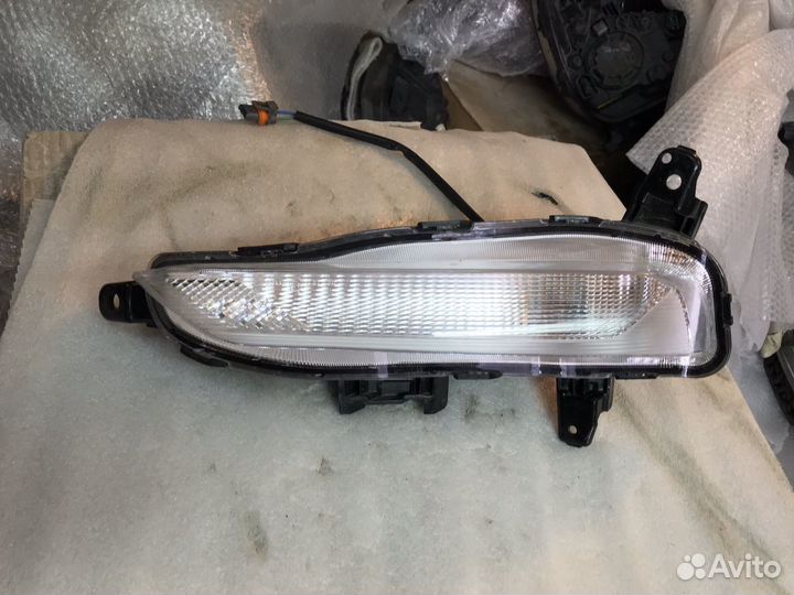 Поворотник левый Kia Optima 4