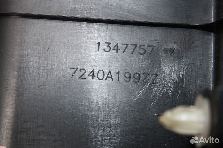 Обшивка на заднюю панель mitsubishi outlander 2015