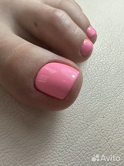 Маникюр педикюр