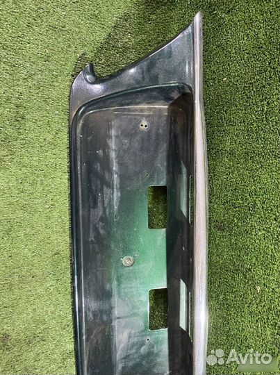 Накладка крышки багажника Nissan Maxima A33