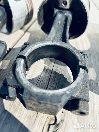 Поршня С шатунами