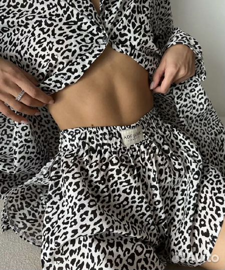 Костюм в пижамном стиле леопардовый новый