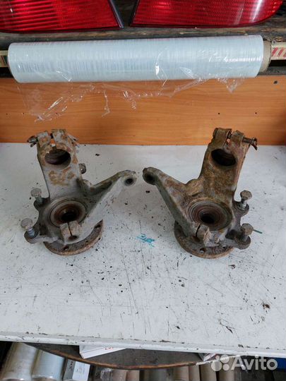 Поворотный кулак citroen xsara I Peugeot 306