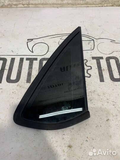 Стекло в крыло заднее правое Volkswagen Polo sedan