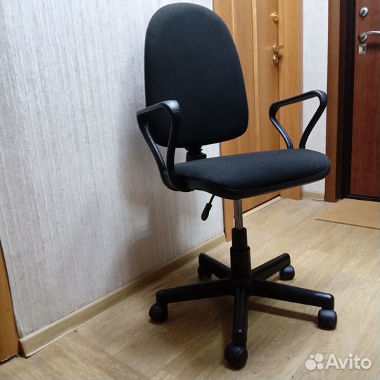 Компьютерное кресло