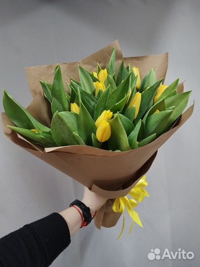 Букет из 21 желтого тюльпана