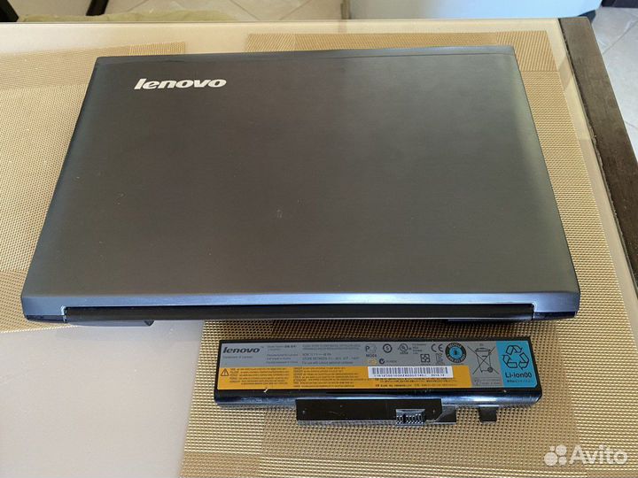 Ноутбук Lenovo V560 продам на запчасти