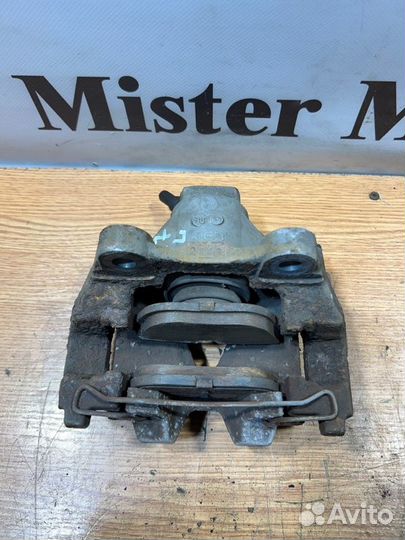 Суппорт тормозной задний левый Mercedes-Benz C