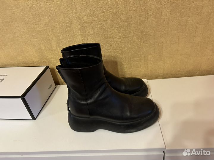 Ботинки женские