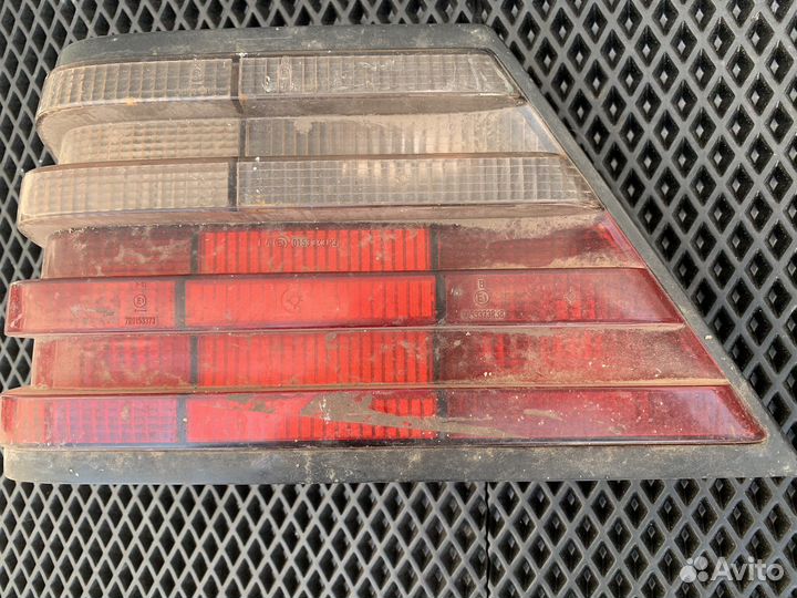 Задний фонарь левый Mercedes Benz W124