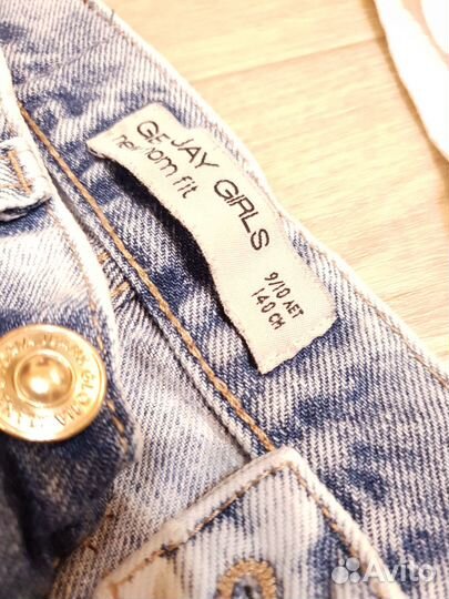 Комплект вещей на девочку р.140