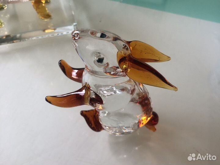 Зайчик из гутного стекла