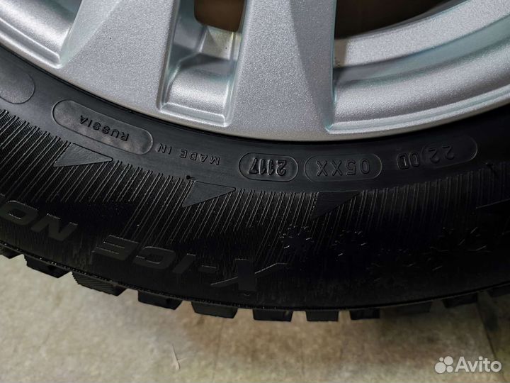 Michelin X-Ice 3 215/65 R16 22